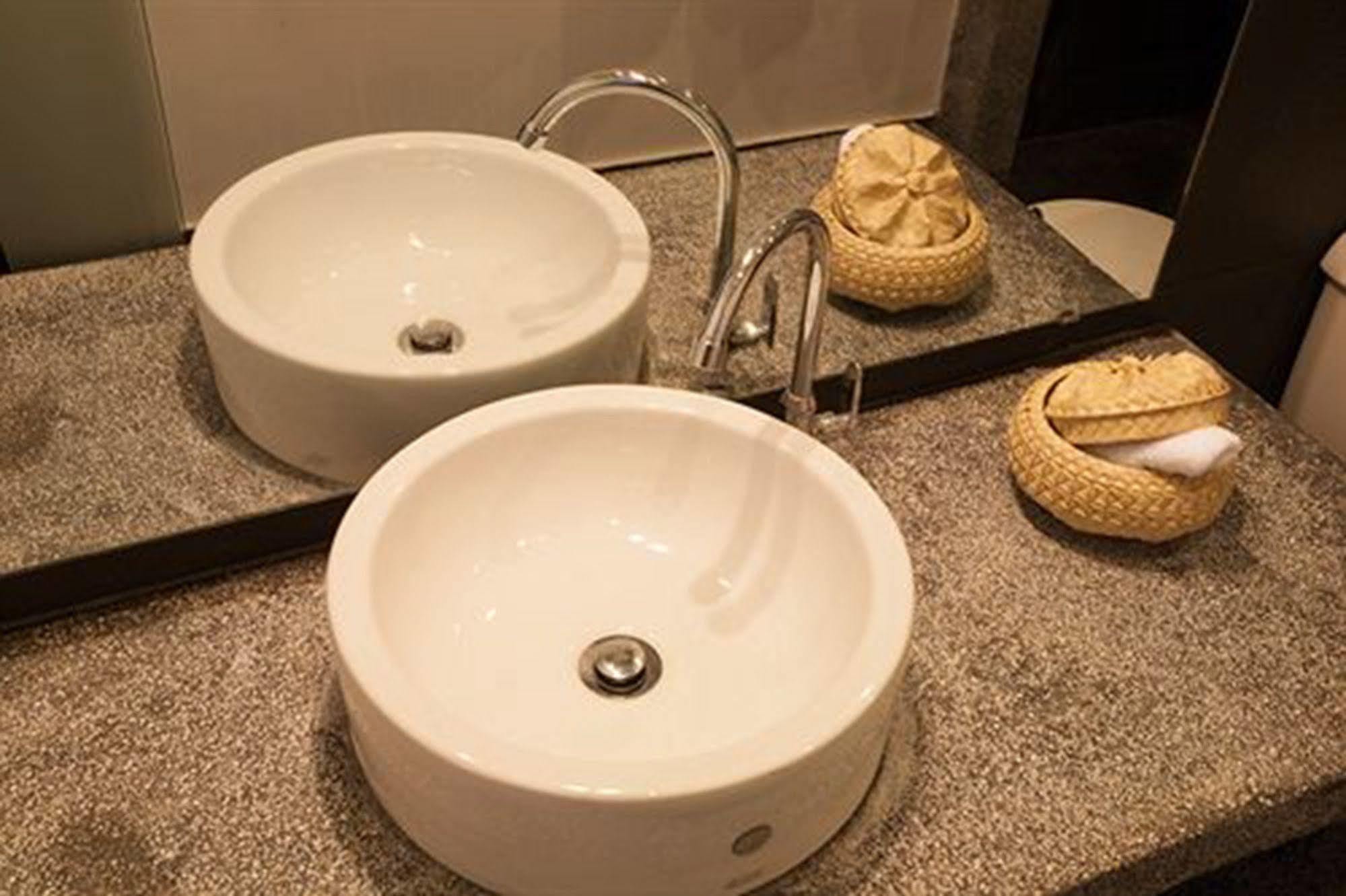 The 252 Hotel Phnom Penh Luaran gambar