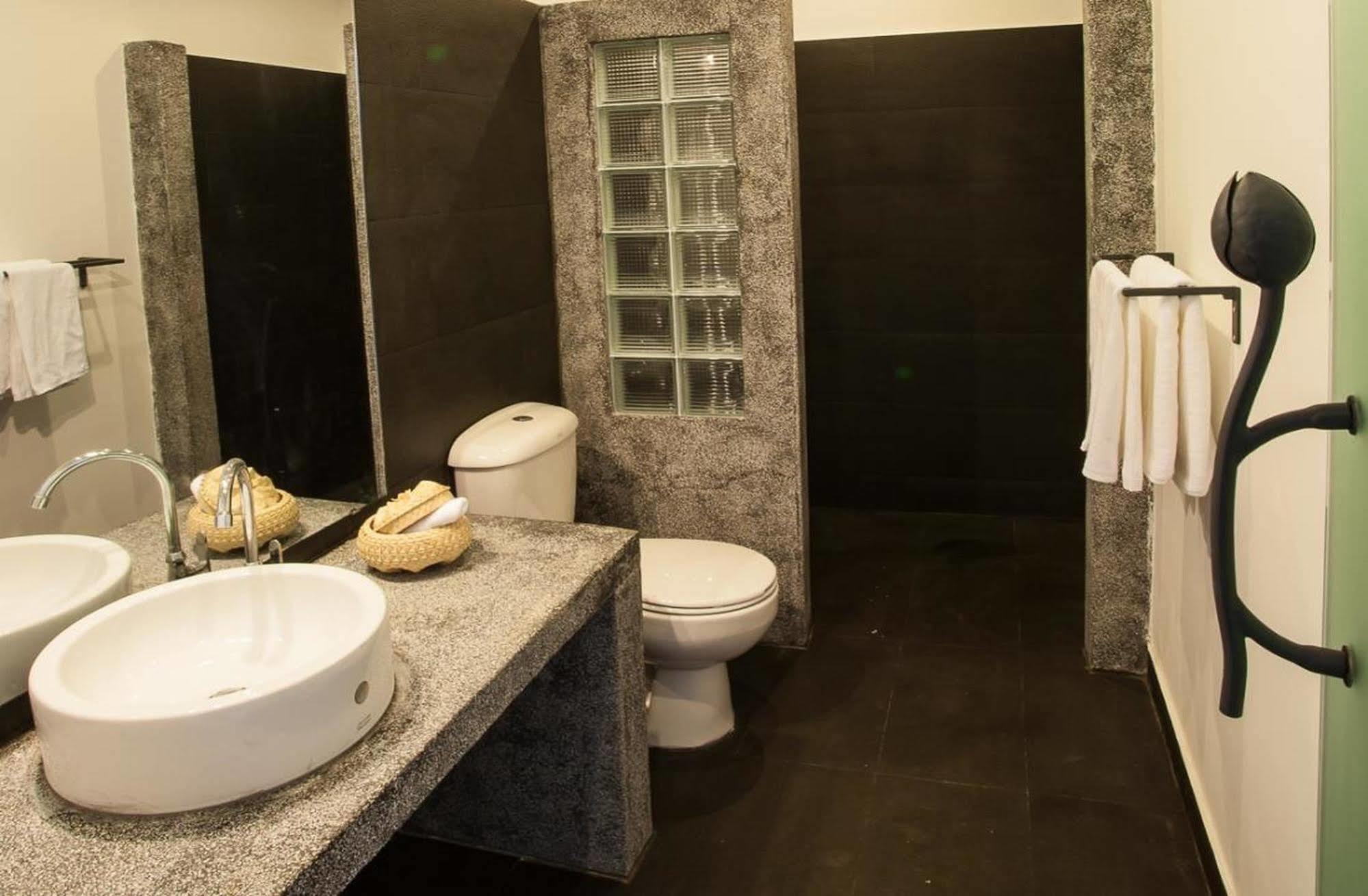 The 252 Hotel Phnom Penh Luaran gambar